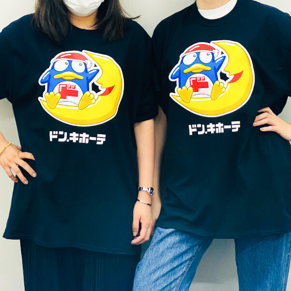 ドンキホーテ限定商品 唐ペンギンと月 ユニセックス Tシャツ-驚安の